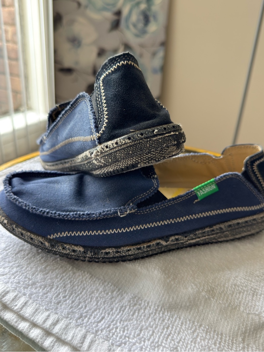 Casual Navy Slip-On Shoes with Black Toe